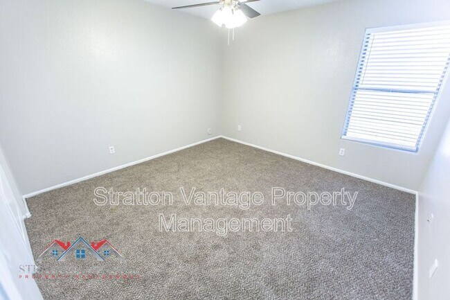 Building Photo - 16627 W McKinley St