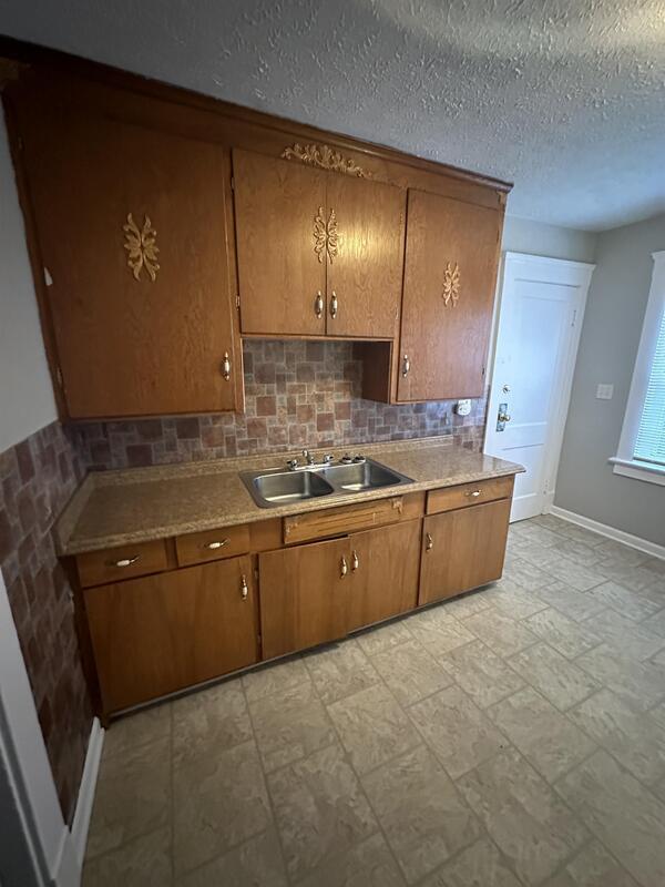Building Photo - 4517 Bucyrus Ave