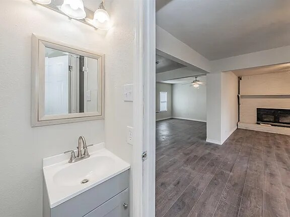 Building Photo - 8322 Campanella Dr