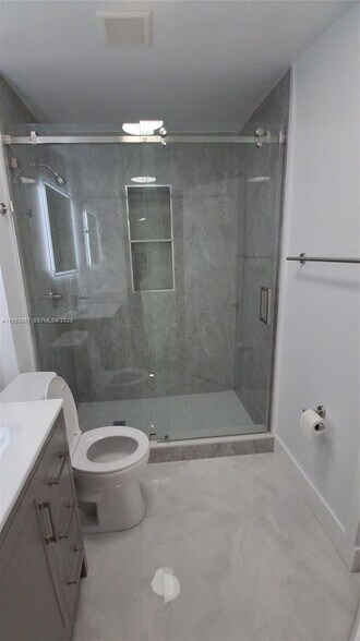 Building Photo - 216 Shadow Way