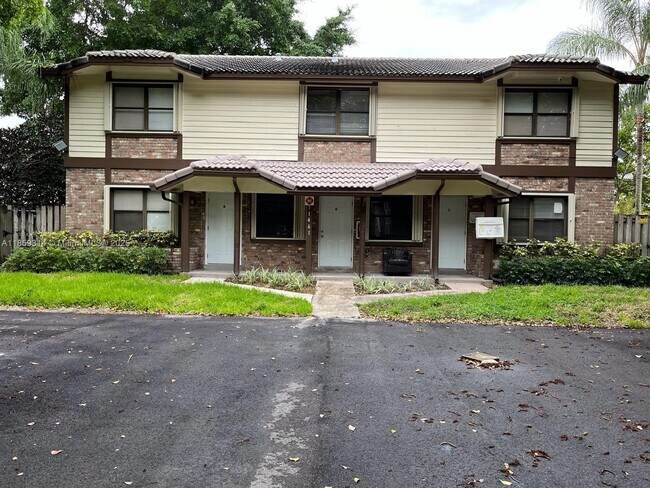 Building Photo - 11461 NW 43rd St