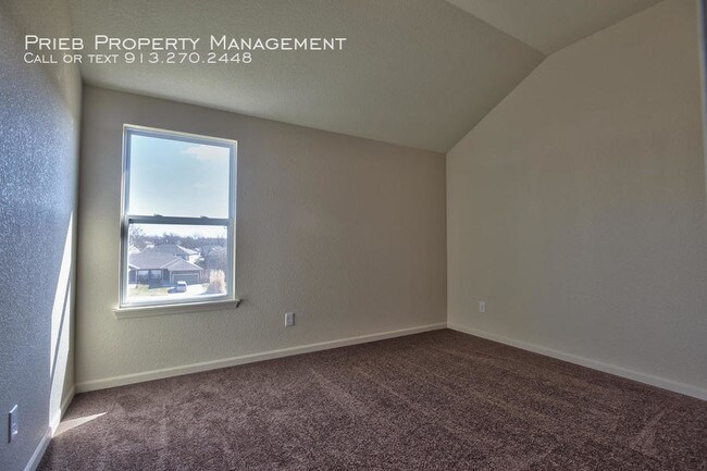 Building Photo - Cedar Springs Duplex - Available August 19th