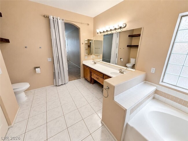 Building Photo - 1108 Ventura Hills St