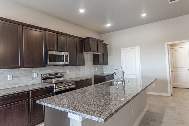 Building Photo - Pre-Leasing - 4 bed/2 bath Frenship School...