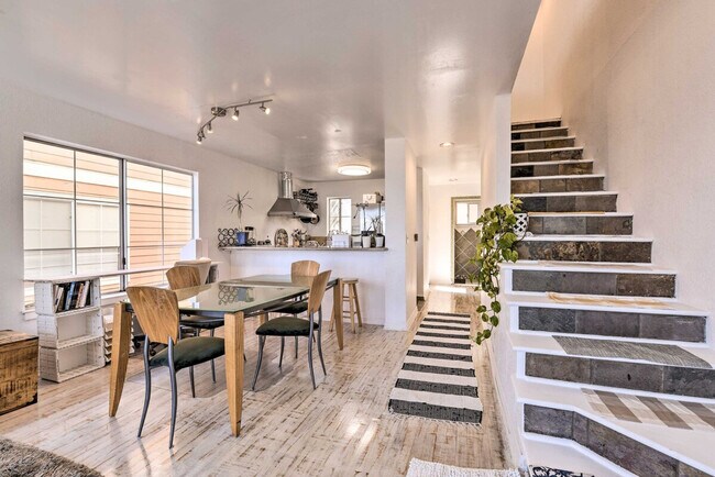 Building Photo - 800 Innes Ave