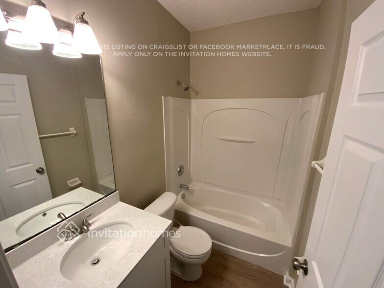 Building Photo - 251 Prince Phillip Dr