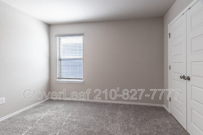 Building Photo - 255 Kinsley Wy