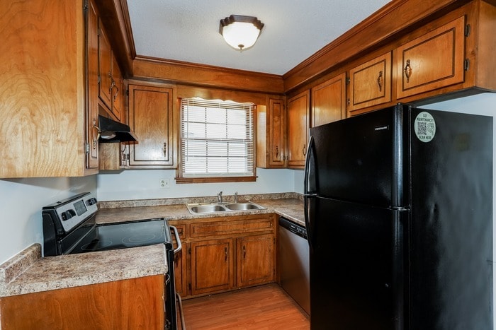 Building Photo - 323 Southern Dr