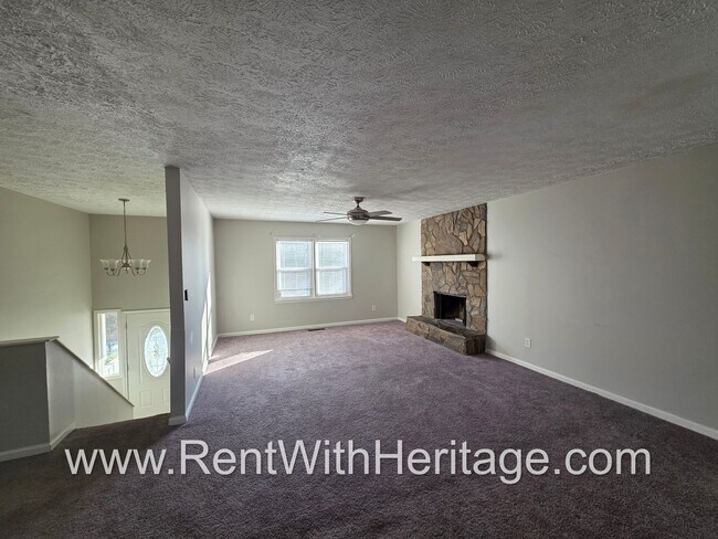 Building Photo - Georgous 3 Bedroom, 2 Bath home with lots of upgrades