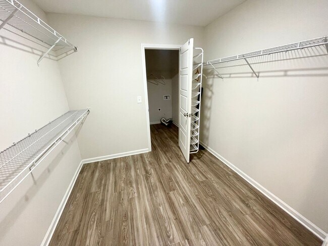 Building Photo - 4/2 for Rent in Brandon 042!!