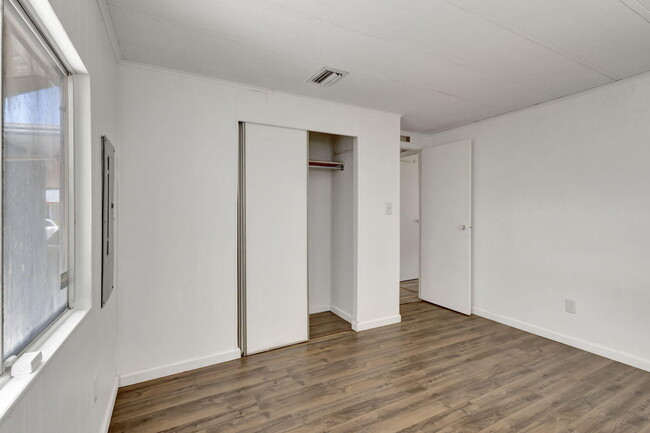 Building Photo - 4072 74th St N