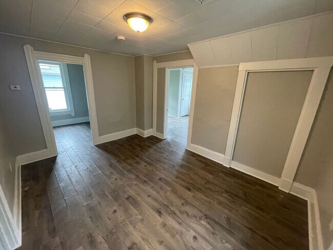 Building Photo - 2096 W 93