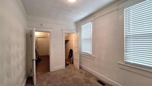 Building Photo - 311 W 27th St