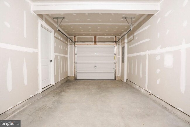 Building Photo - 62 Thrower Rd