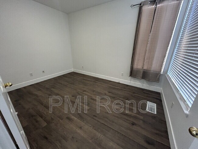 Building Photo - 3871 Warren Way