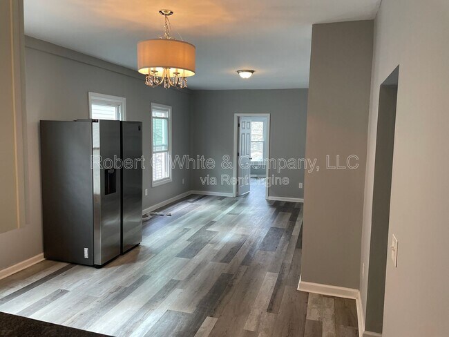 Primary Photo - 689 Winchester Ave