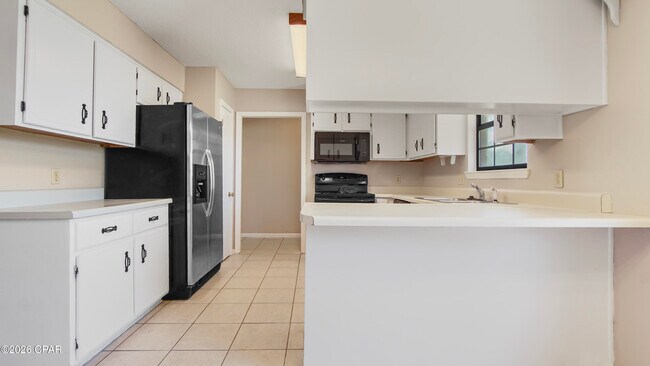 Building Photo - 807 White Oak Ct