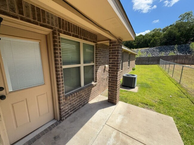Building Photo - 5508 Settlers Ct