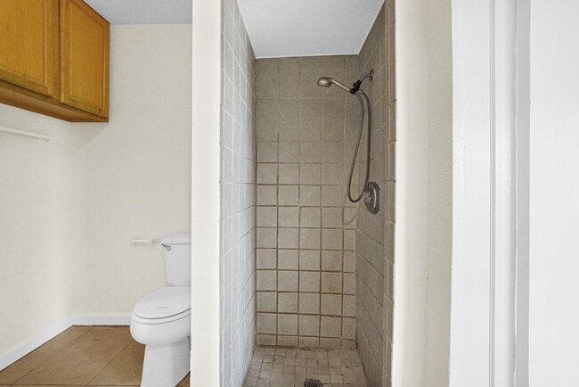 Building Photo - 261 NE 45th St