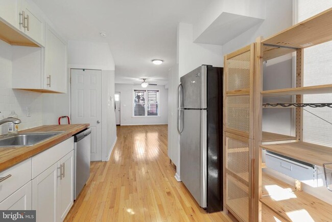 Building Photo - 1517 S LeCount St