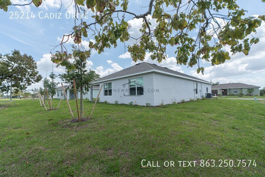 Building Photo - 25214 Cadiz Dr