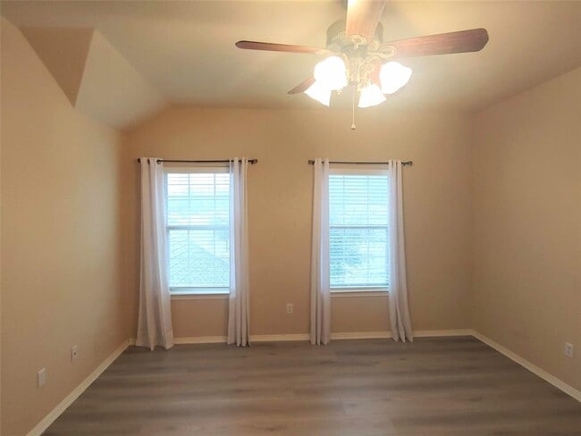 Building Photo - 1601 Lions Den