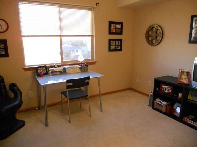 Building Photo - 10 Zeller Crossing