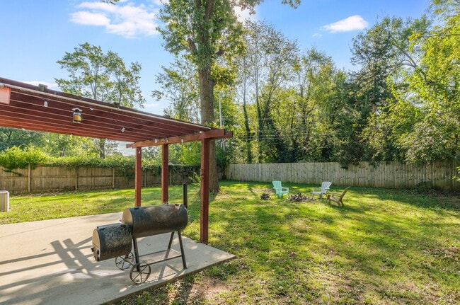 Building Photo - 4809 W 75th St