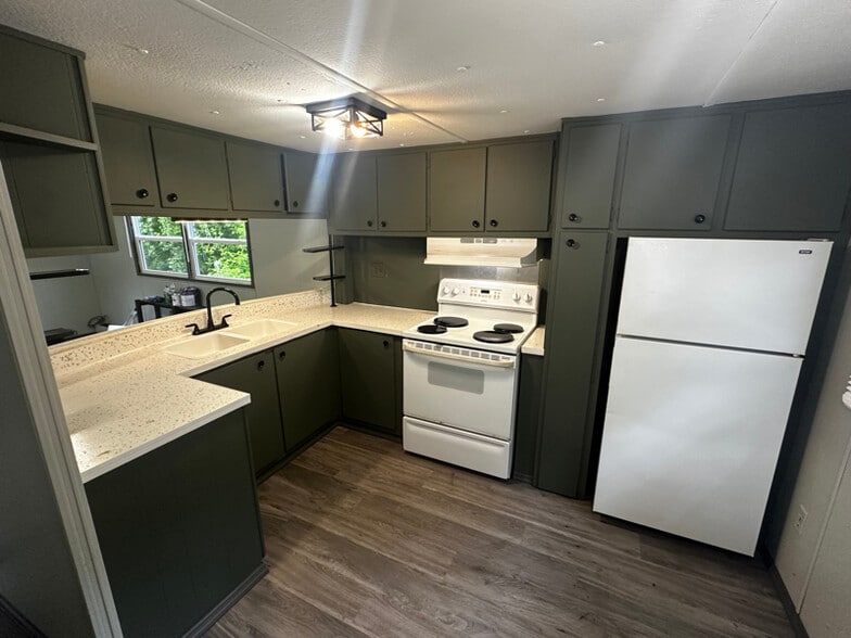 Building Photo - 962 NY-29A