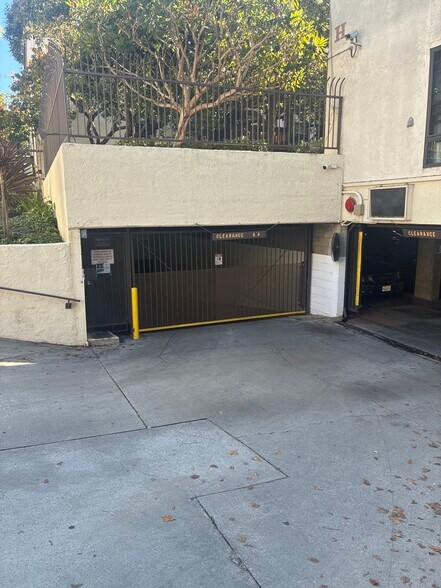 Building Photo - 7742 Redlands St