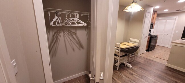 Building Photo - Monterra Delight on Main floor fully furni...