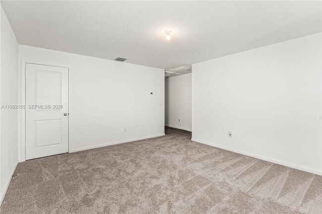 Building Photo - 10722 NW Moon Rise Ln