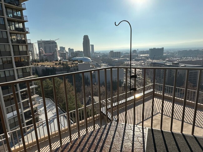 Building Photo - Gorgeous Penthouse in the heart of SLC!!!