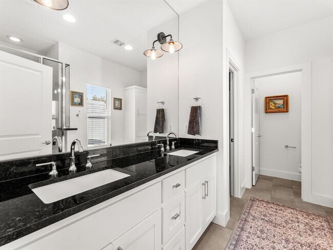 Building Photo - 3711 Garden Villa Ln