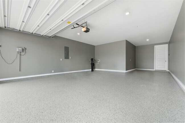 Building Photo - 24815 Pavonia Lake Ln