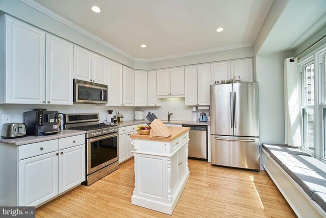 Building Photo - 1230 Weatherstone Ct