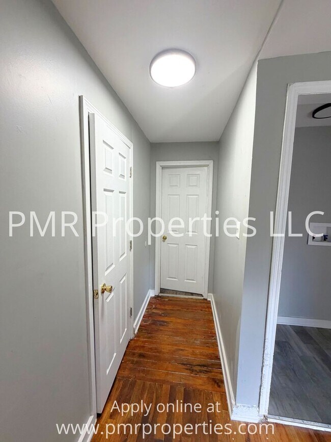 Building Photo - 2529 S 13th St