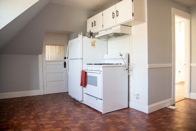 Building Photo - 19-21 Woodbridge St