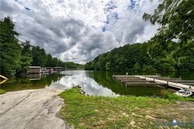 Building Photo - 104 Privacy Rd