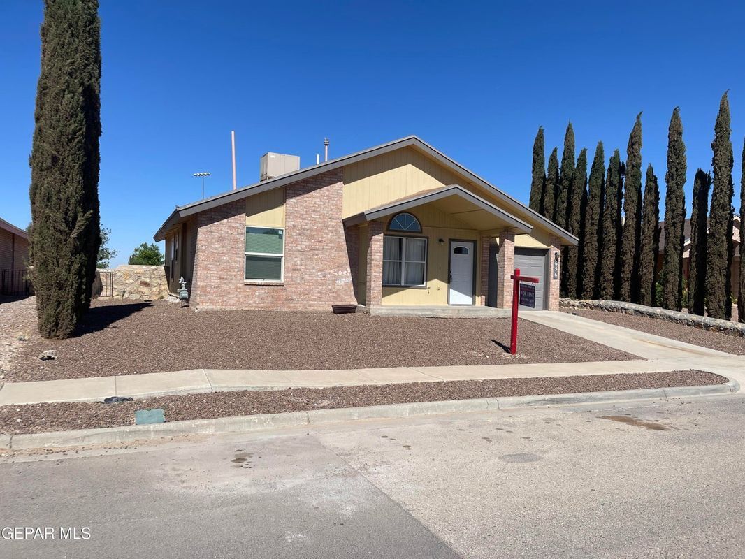 Building Photo - 656 Orchid Dr