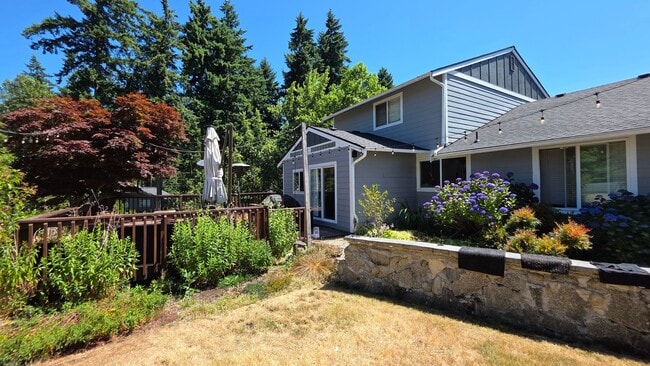 Building Photo - Heart of Puyallup Stunner; a Must See!