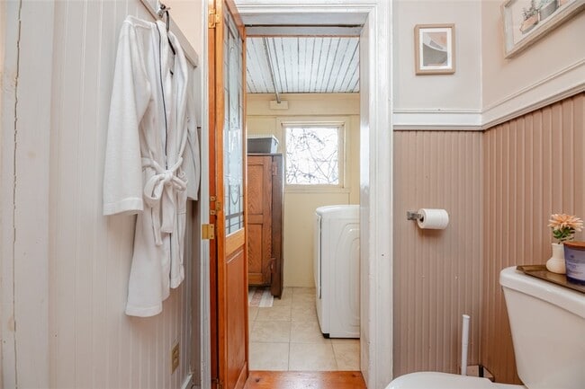 Building Photo - 7 Arlington St