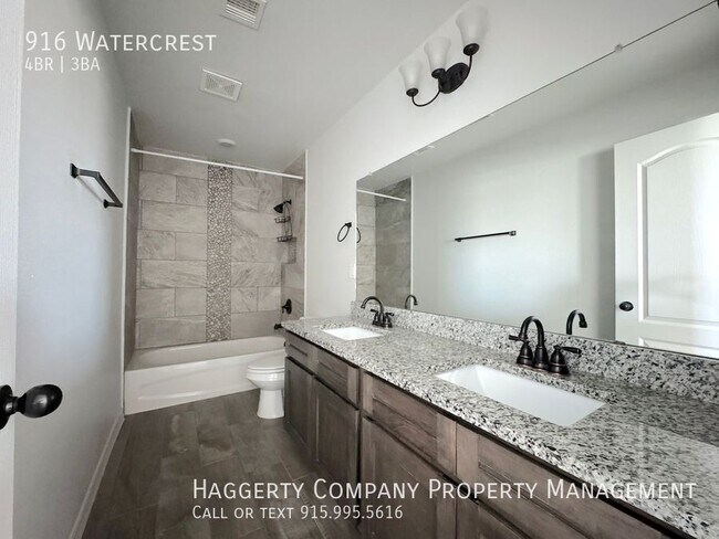 Building Photo - 916 Watercrest-