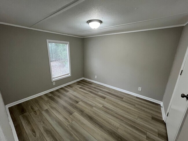 Building Photo - Colony Oaks Homes