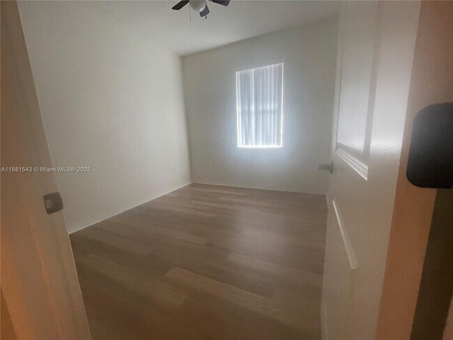Building Photo - 5060 Eucalyptus Dr