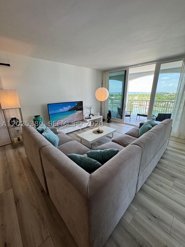 Building Photo - 5401 Collins Ave