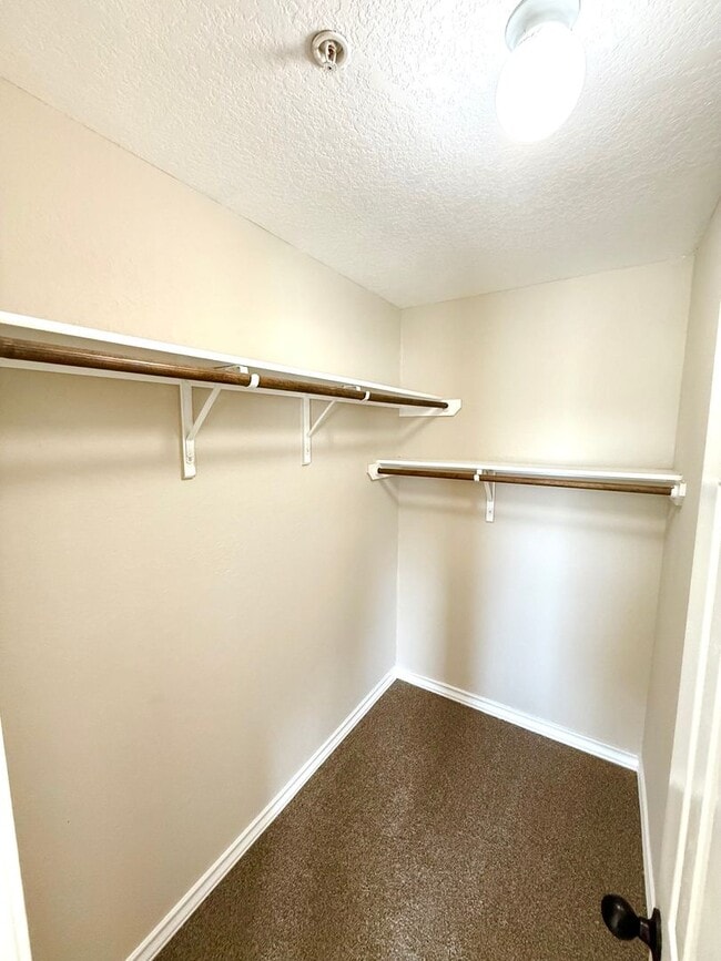Building Photo - *COMING SOON* 2-Story 3 Bedroom / 2.5 Bath Duplex Near Ingram Park Mall!