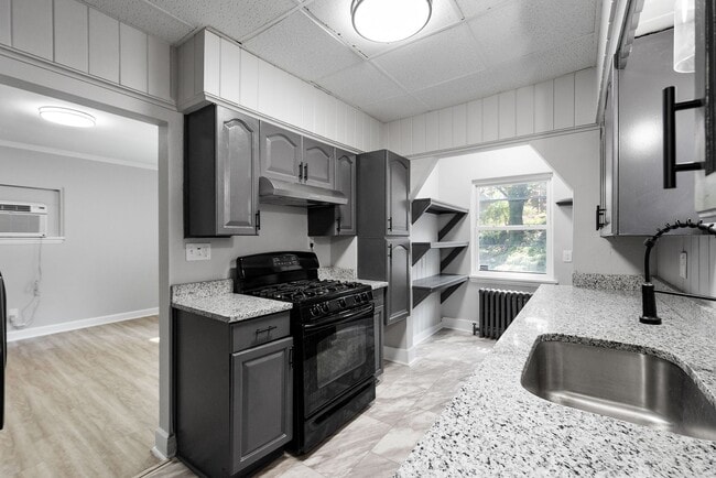 Building Photo - Stunning 4 bedroom home in McKeesport available July 1!