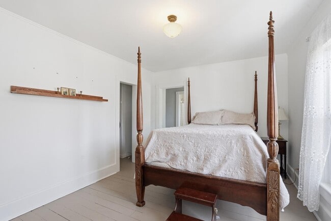 Building Photo - 626 E High St