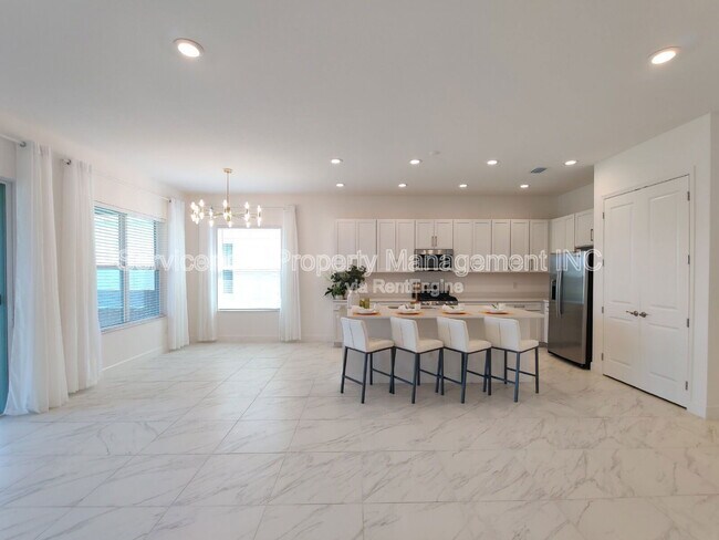 Building Photo - 32792 Tree of Life Ave